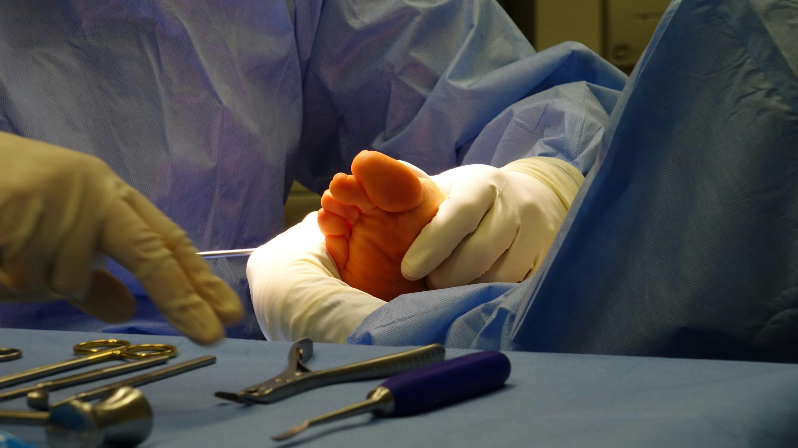 How Podiatry Services In UK Can Help in Walking Pain-Free?